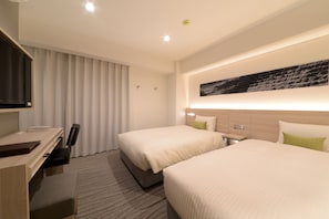 Desk, free WiFi, bed sheets - Vessel Inn Shinsaibashi (Osaka)