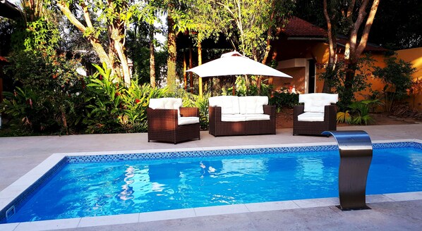 Kolam renang outdoor