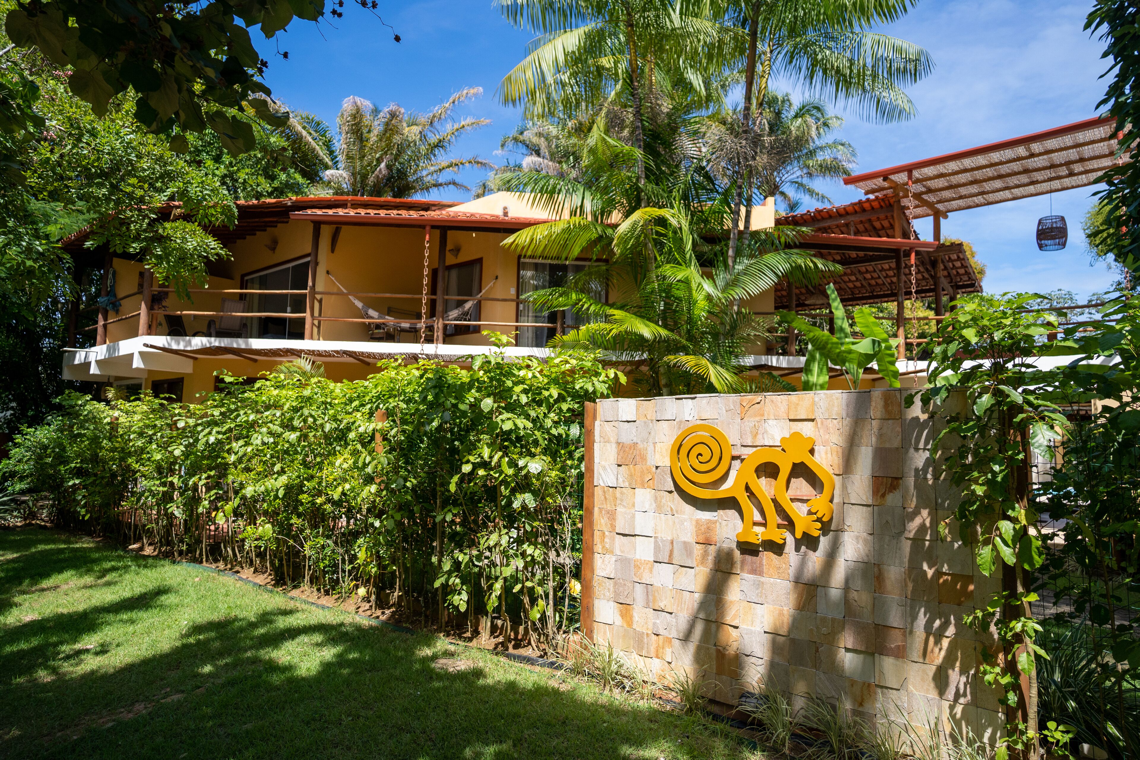 Fachada da propriedade