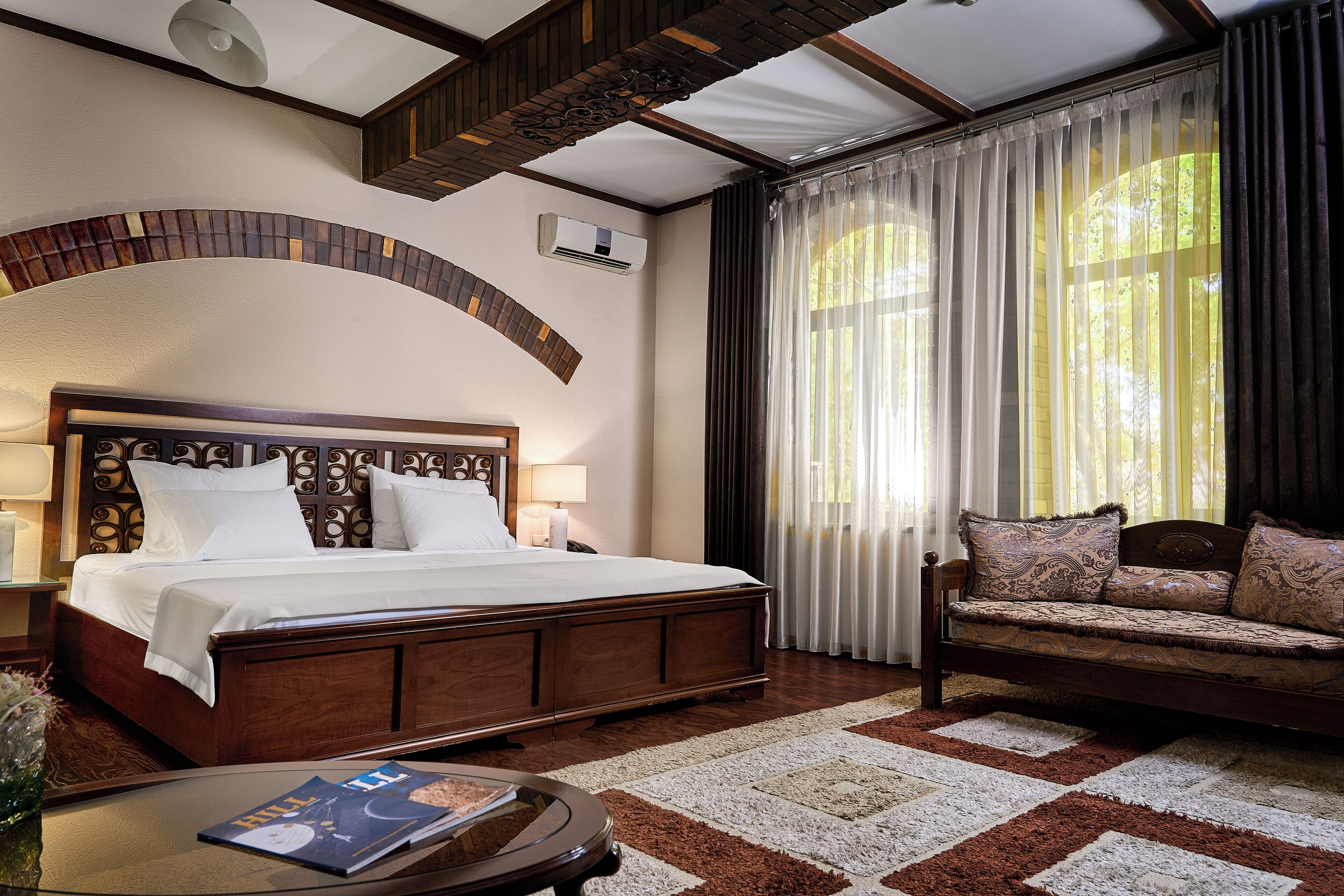 Deluxe Room | Down duvets, minibar, in-room safe, desk