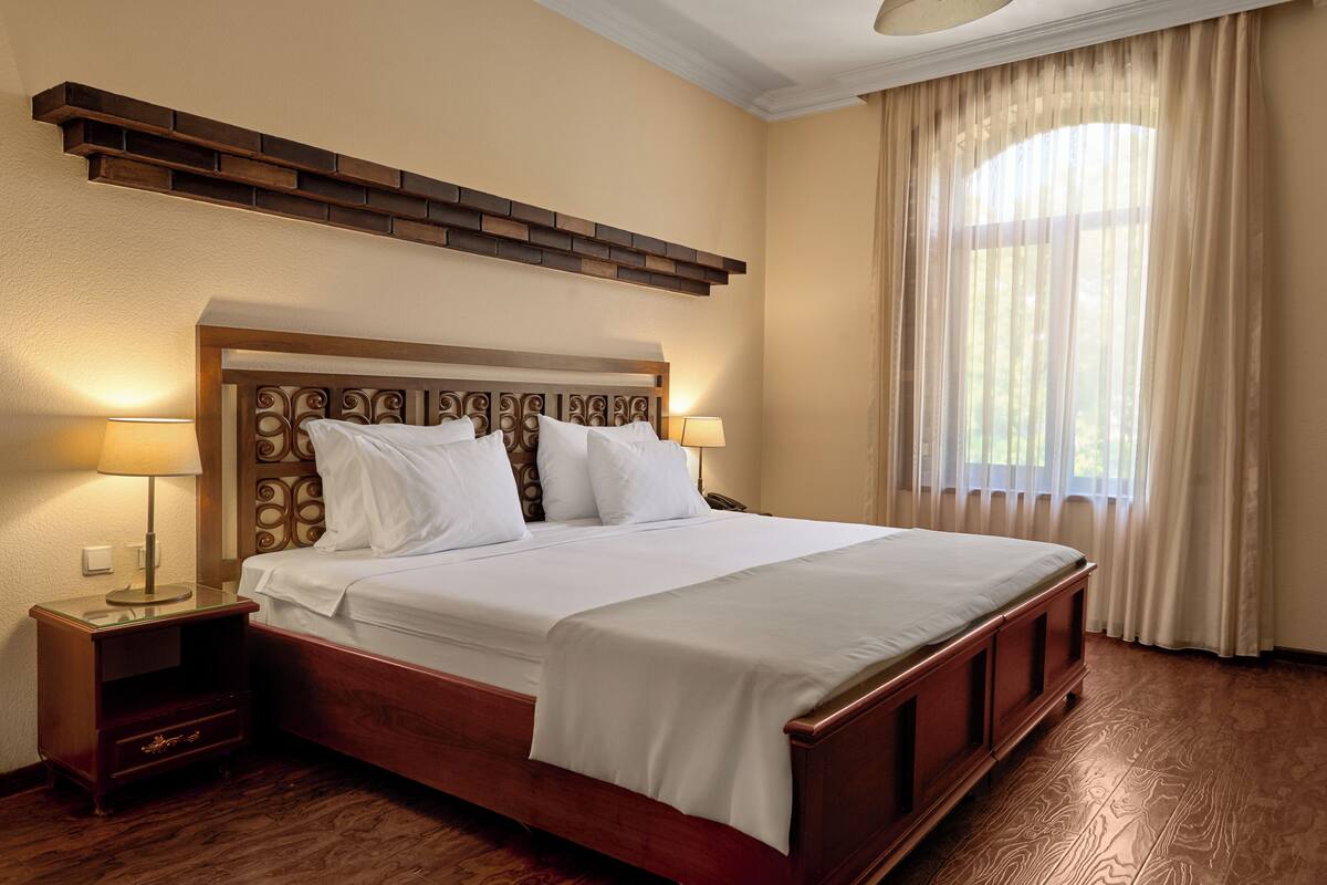 Standard Double or Twin Room | Down comforters, minibar, in-room safe, desk