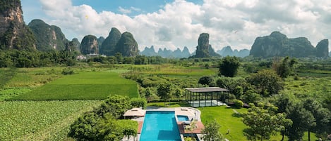 Outdoor pool, sun loungers