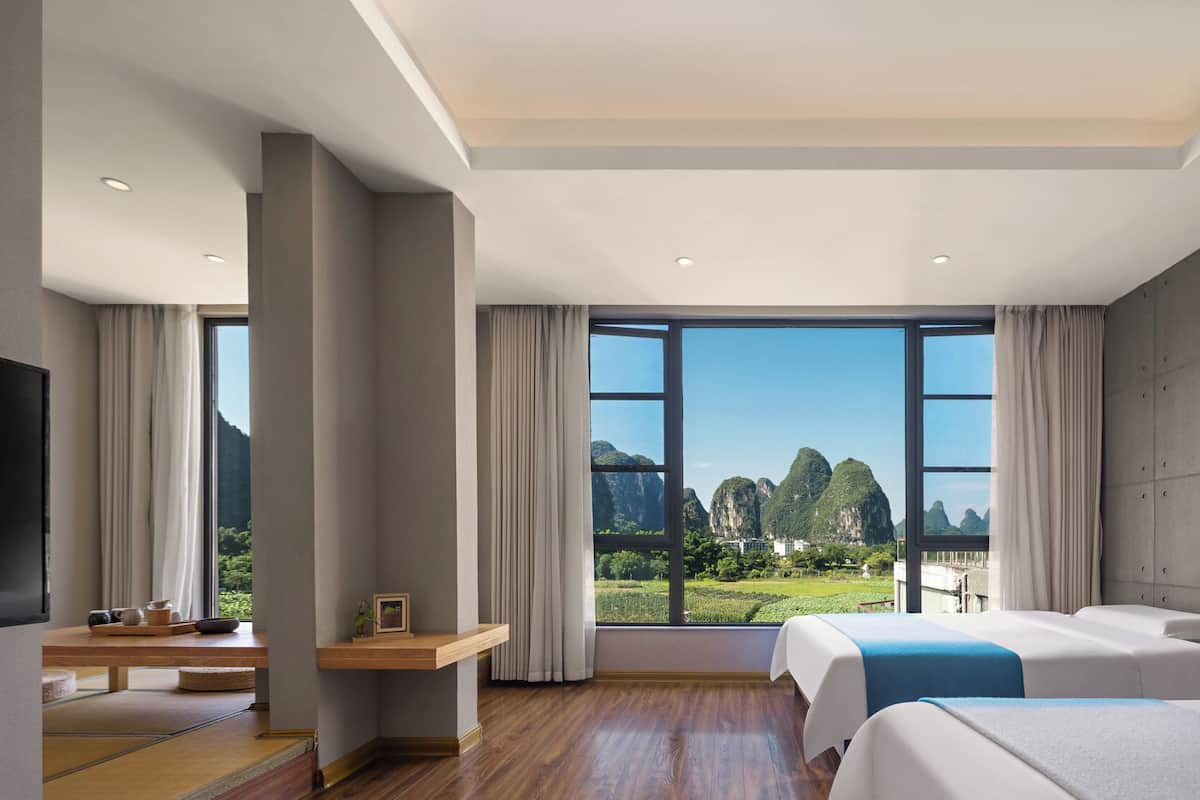 Room, Mountain View (Deluxe Family Room With Tatami)