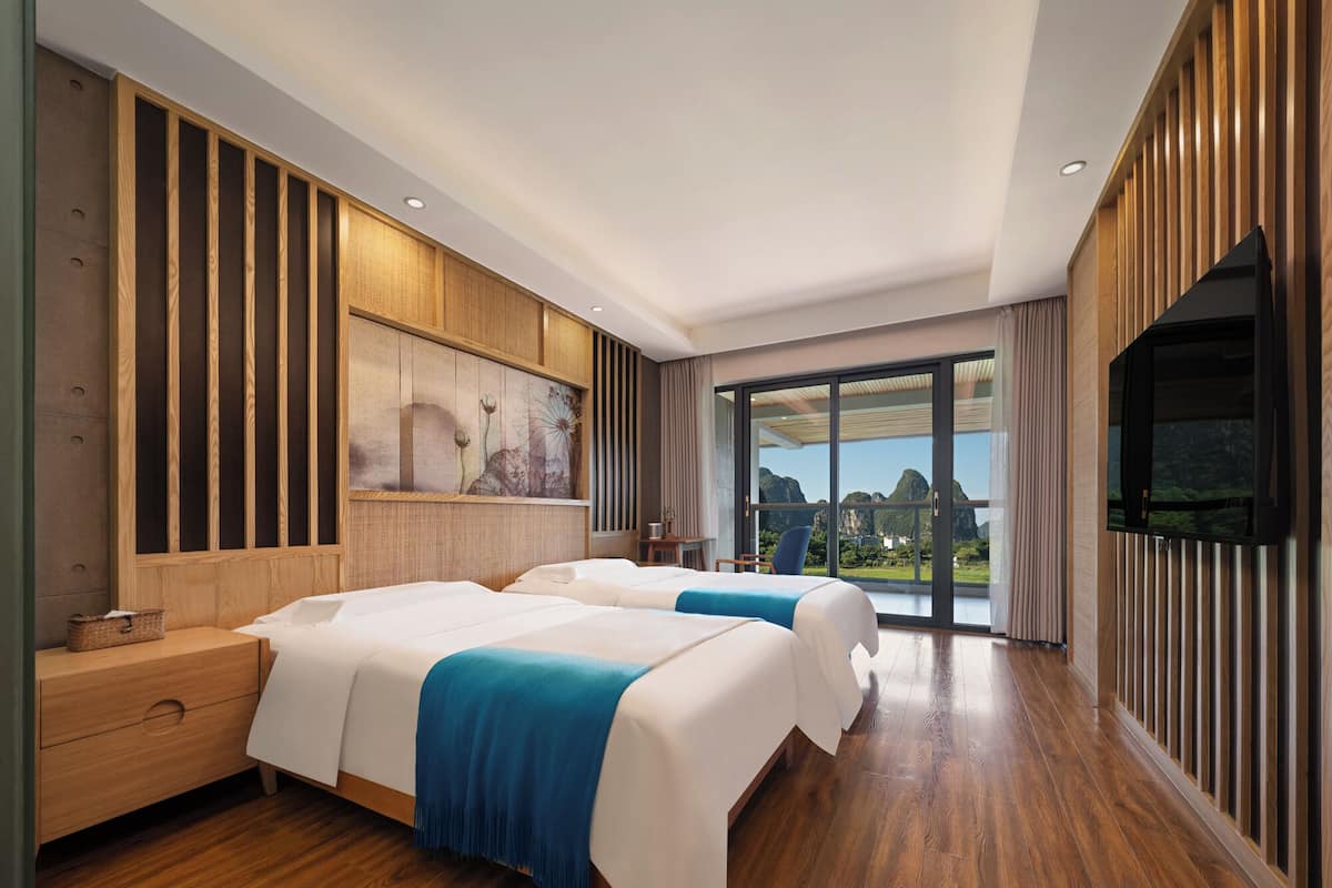 Premium bedding, individually decorated, individually furnished, desk