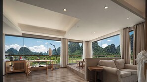 Royal Studio, Garden View (Tatami)