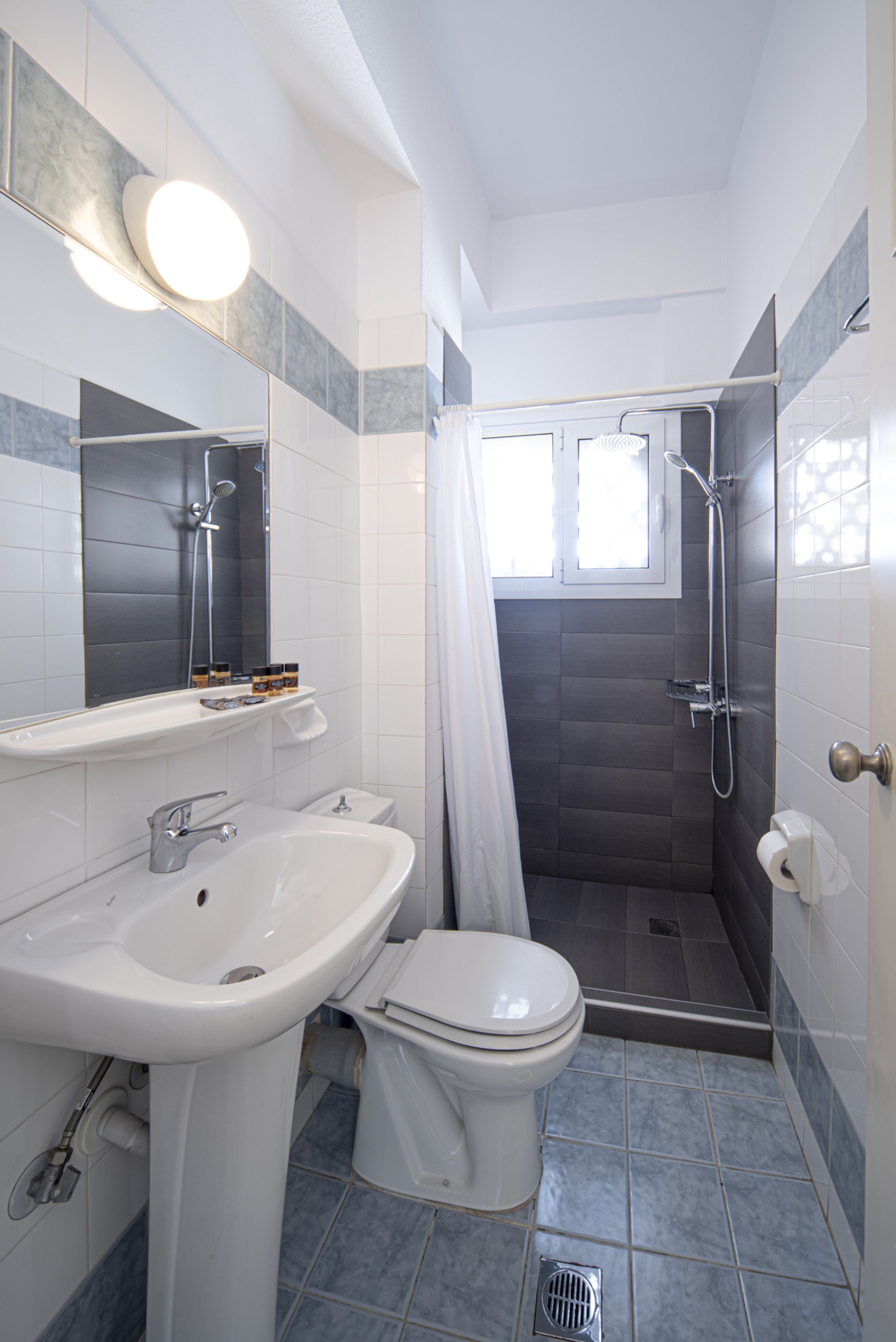 double room | bathroom | shower, free toiletries, hair dryer, bathrobes
