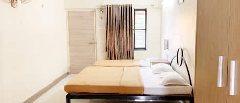 1 kamar tidur, seprai premium, dan selimut bulu angsa