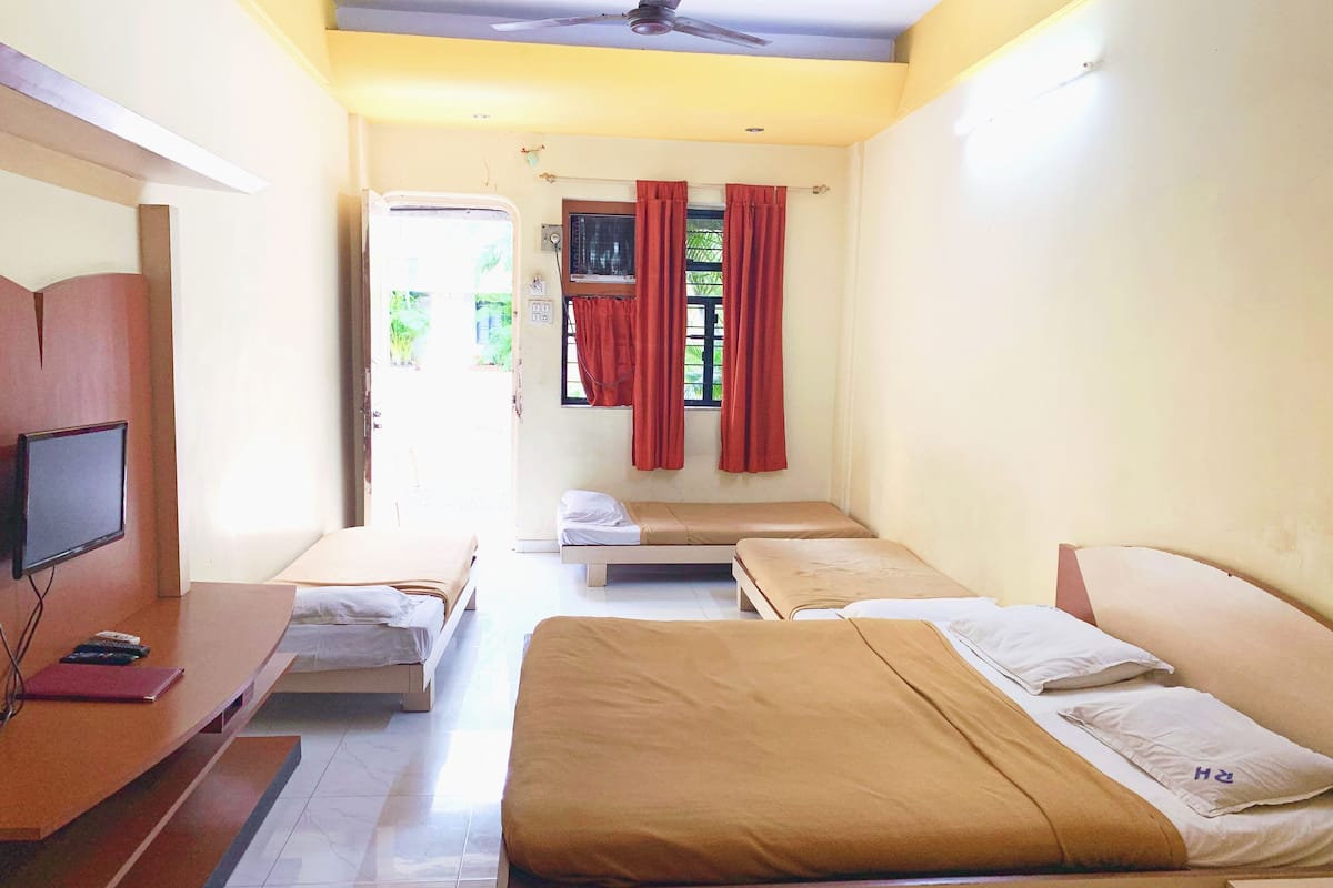 1 bedroom, premium bedding, down comforters, individually decorated