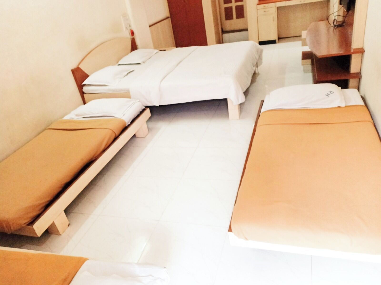 1 bedroom, premium bedding, down duvets, individually furnished