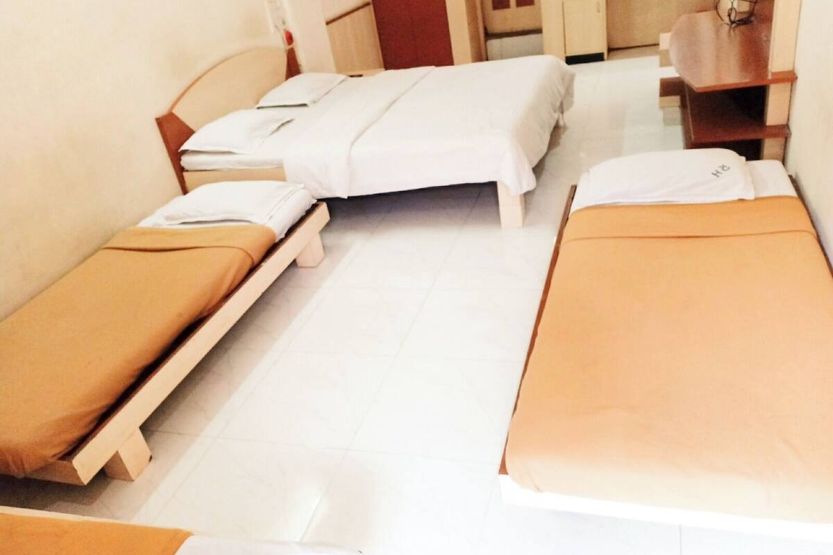 1 quarto, roupas de cama premium, edredons de pluma