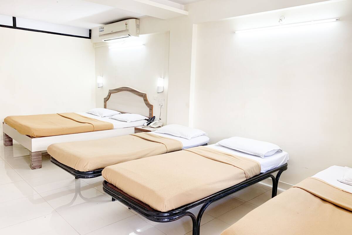 1 Schlafzimmer, hochwertige Bettwaren, Daunenbettdecken