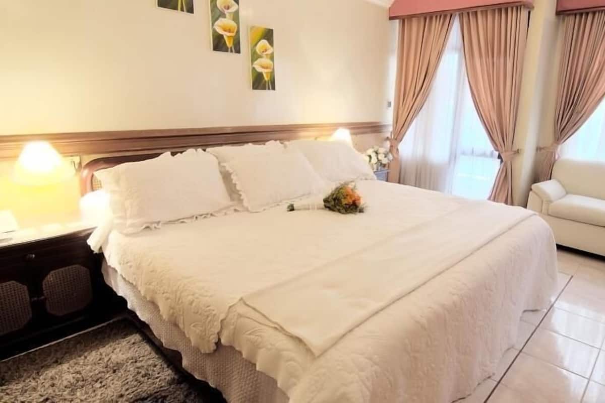 Premium bedding, minibar, in-room safe, desk