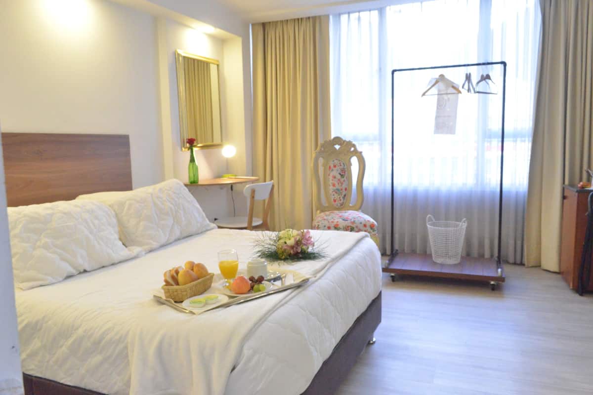 Premium bedding, minibar, in-room safe, desk