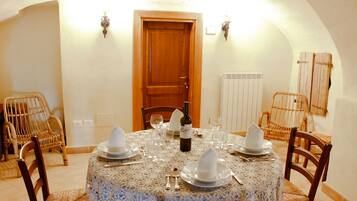 Mittagessen und Abendessen, lokale Küche