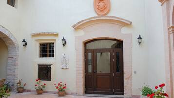 EntrĂ©e de lâhĂ©bergement