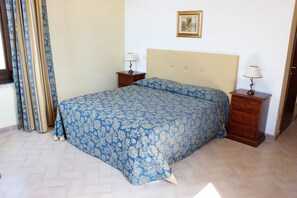 Schreibtisch, kostenloses WLAN