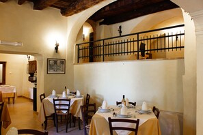 Lunch and dinner served, local cuisine - Relais Al Convento (Campello sul Clitunno)