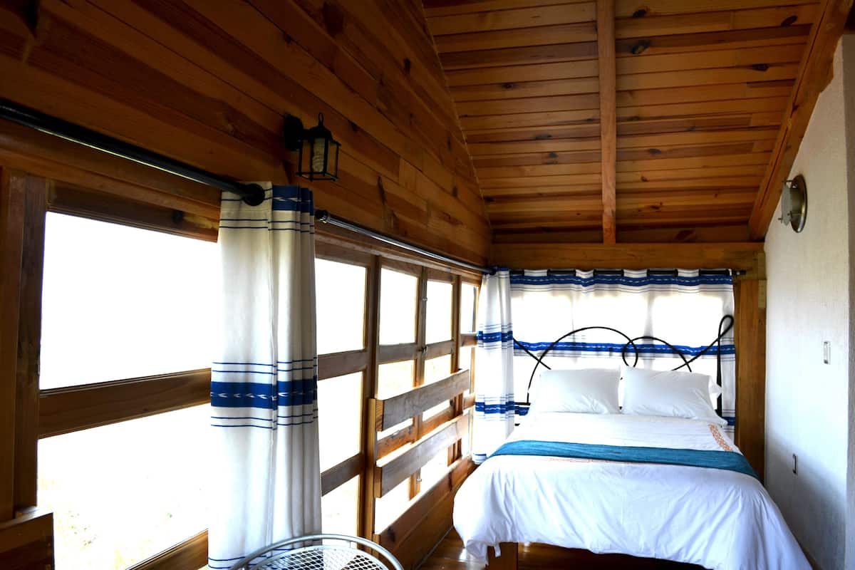 Habitación cuádruple | Tabla de planchar con plancha, cunas gratuitas y wifi gratis