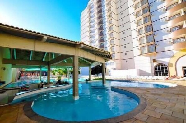 5 indoor pools, outdoor pool - Apartamento Diroma Exclusive (Caldas Novas)
