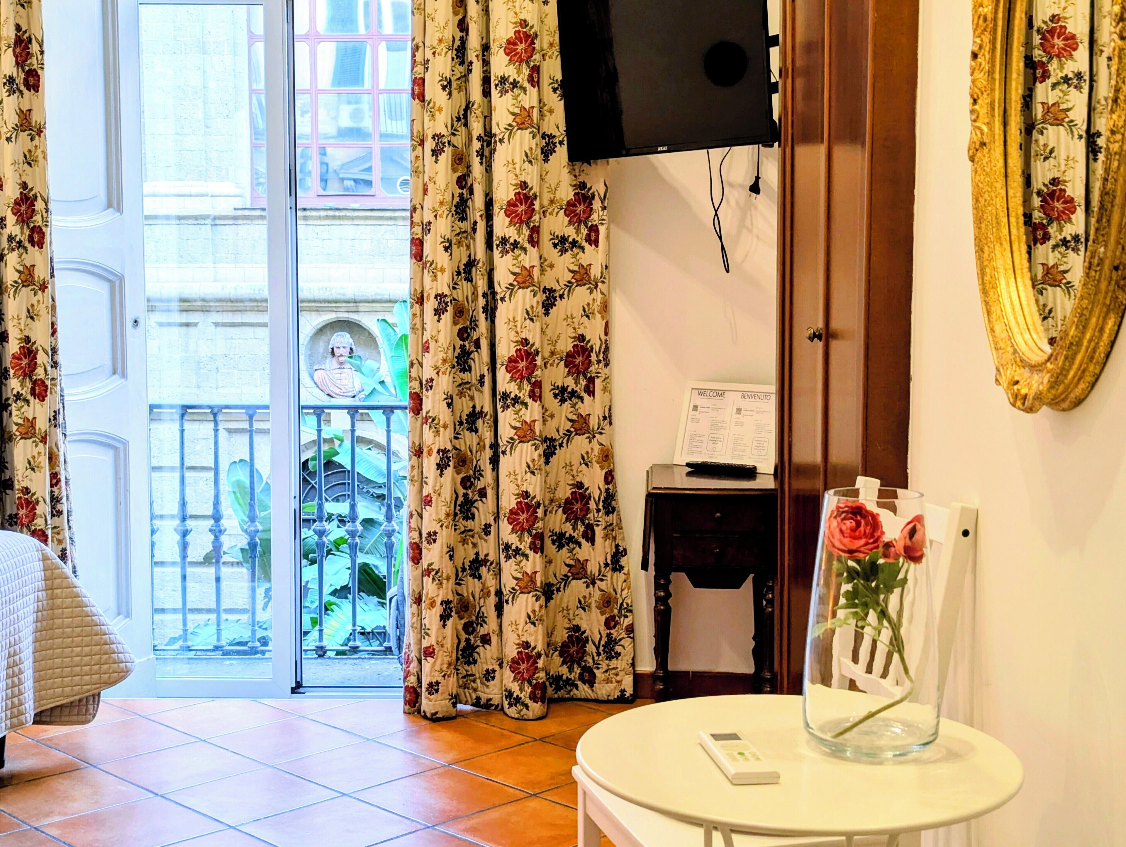 Photo - La Locanda dell'Arte-Piazza Dante