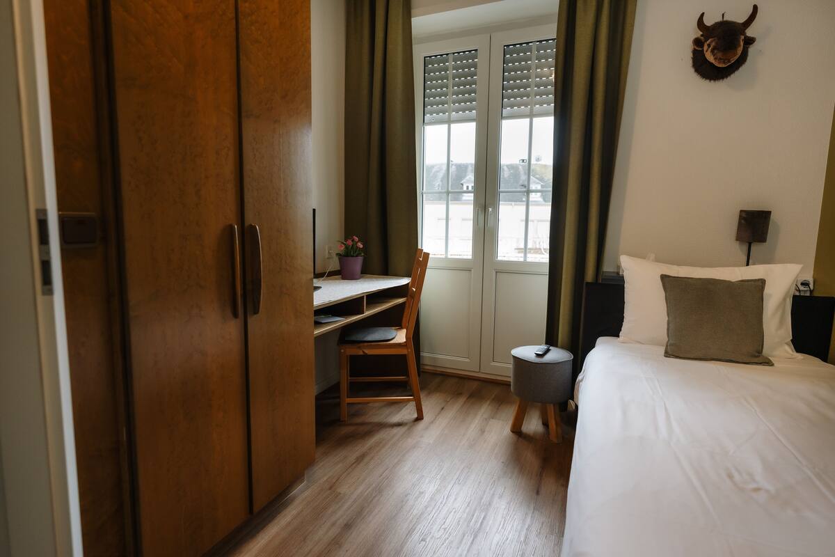 single room | free wifi, wheelchair access