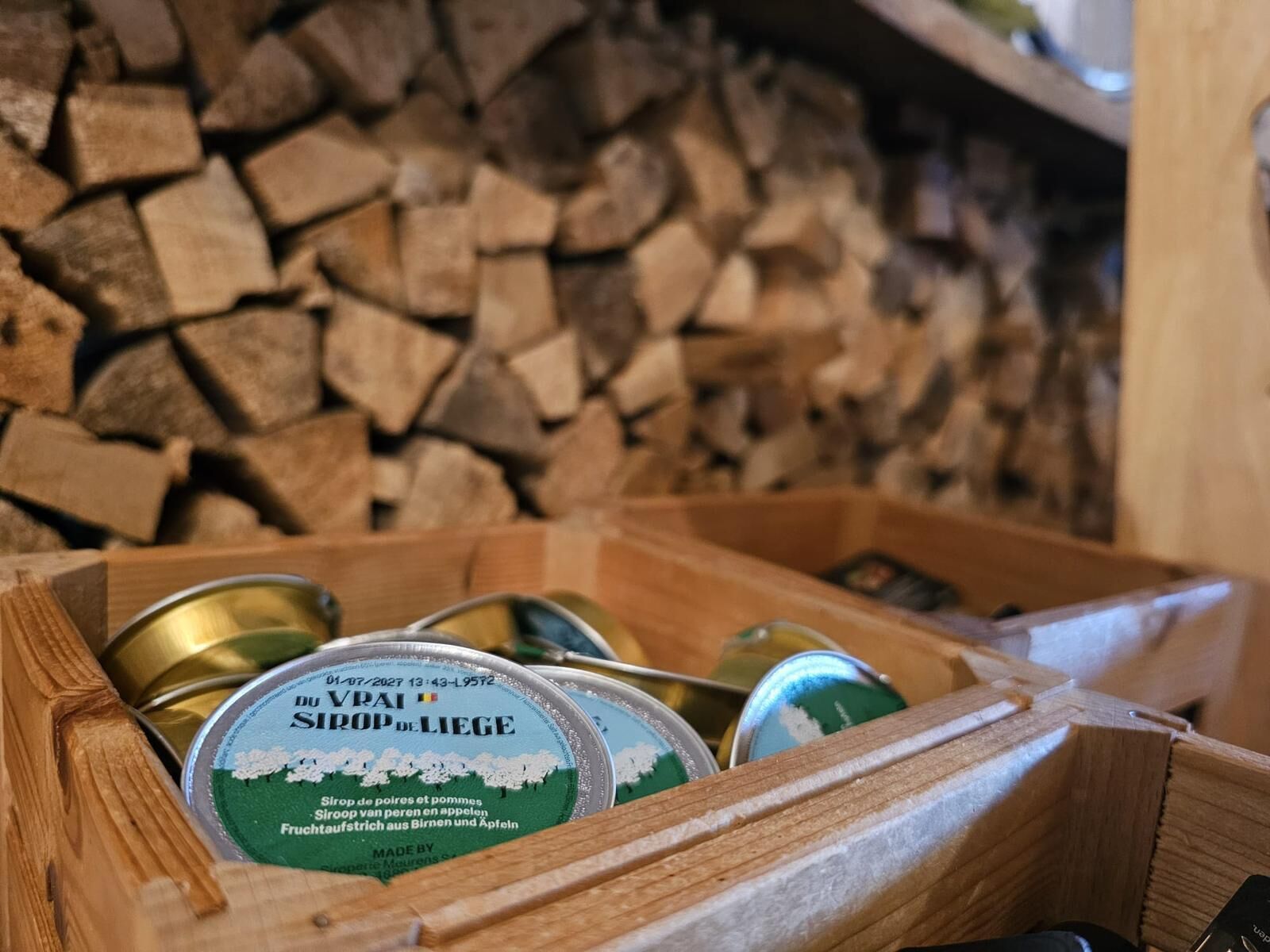 lunch and dinner served, local and international cuisine