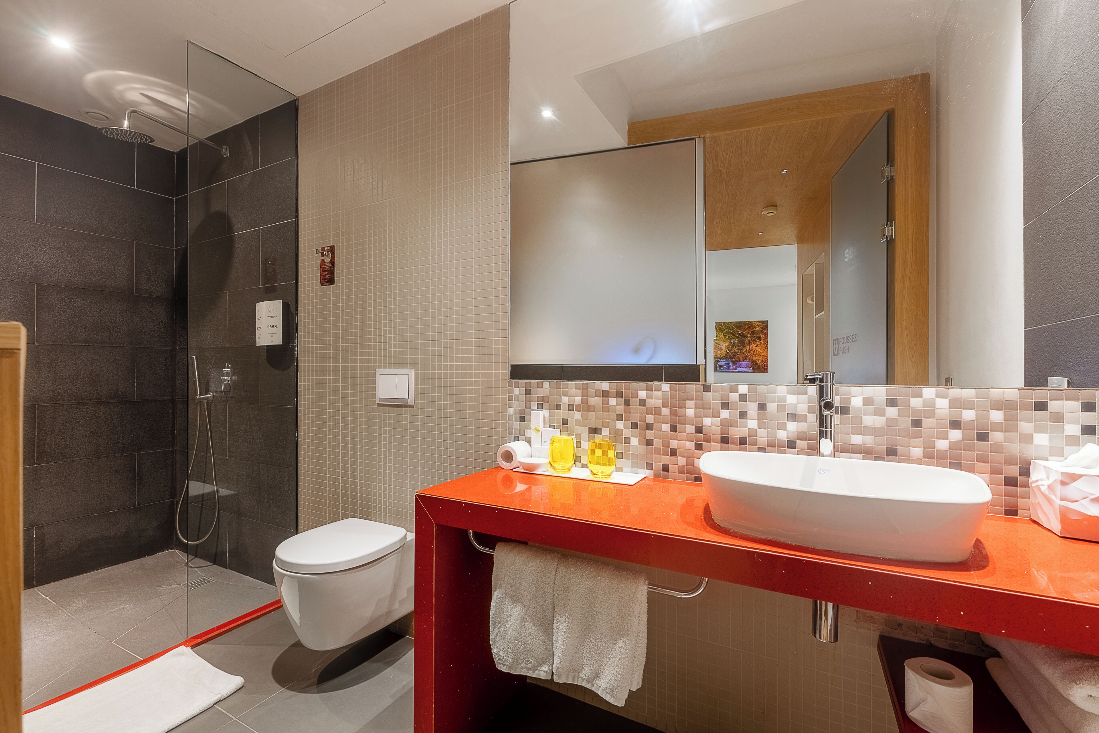 shower, free toiletries, hair dryer, towels