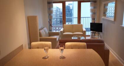 Glasgow Central Skyline Apartment