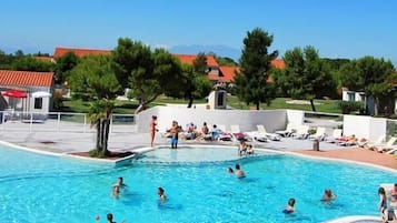 Sesongbasert utendørsbasseng