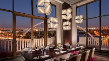 3 restaurants, breakfast, lunch, dinner served; Asian cuisine