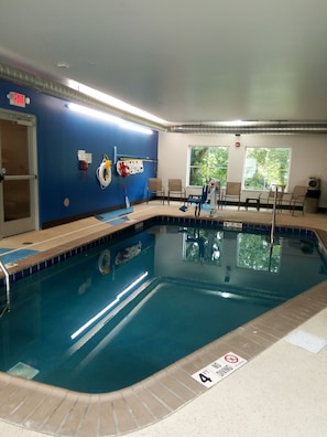 Indoor pool - Comfort Inn Connellsville Riverview (Connellsville)