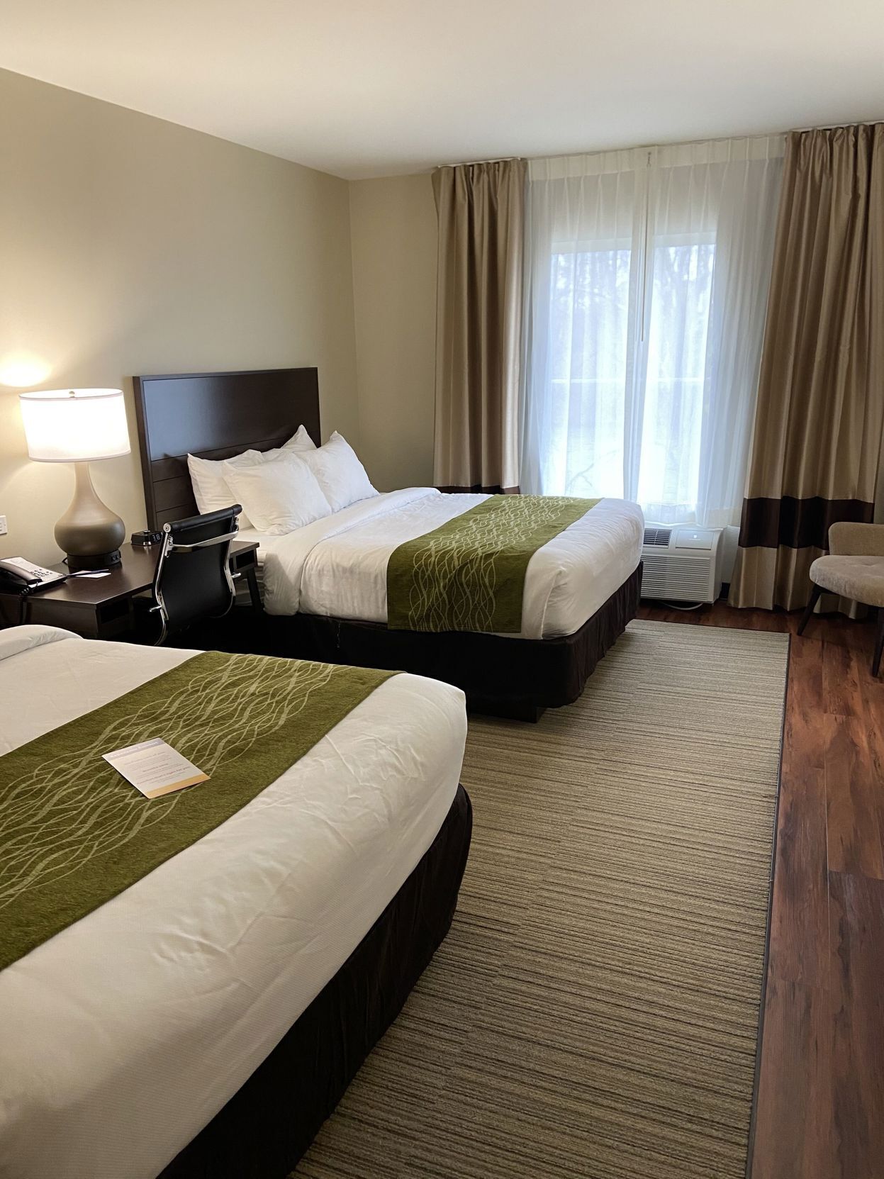 Premium bedding, in-room safe, desk, blackout drapes