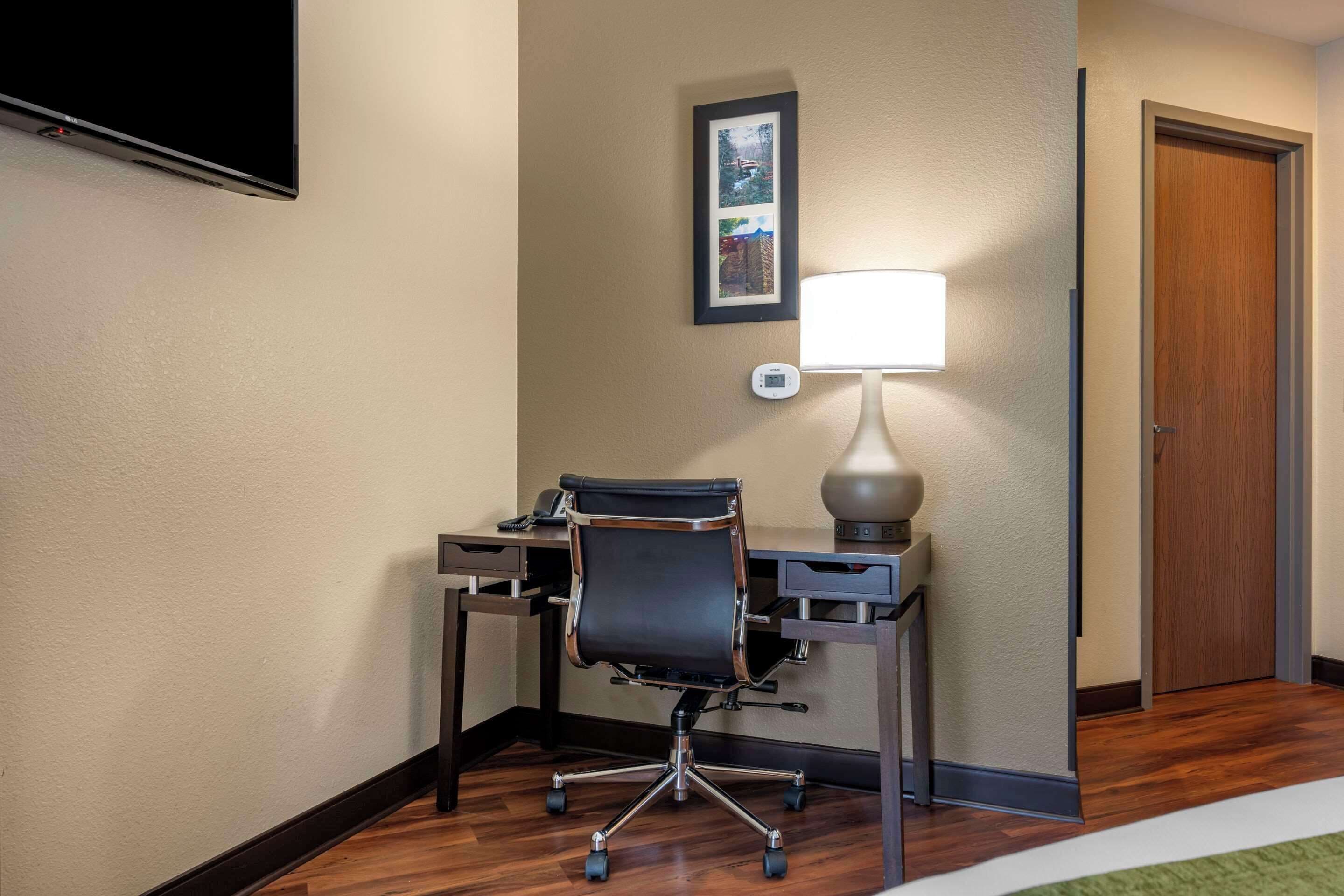 room, 1 king bed, non smoking (upgrade) | premium bedding, in-room safe, desk, blackout curtains