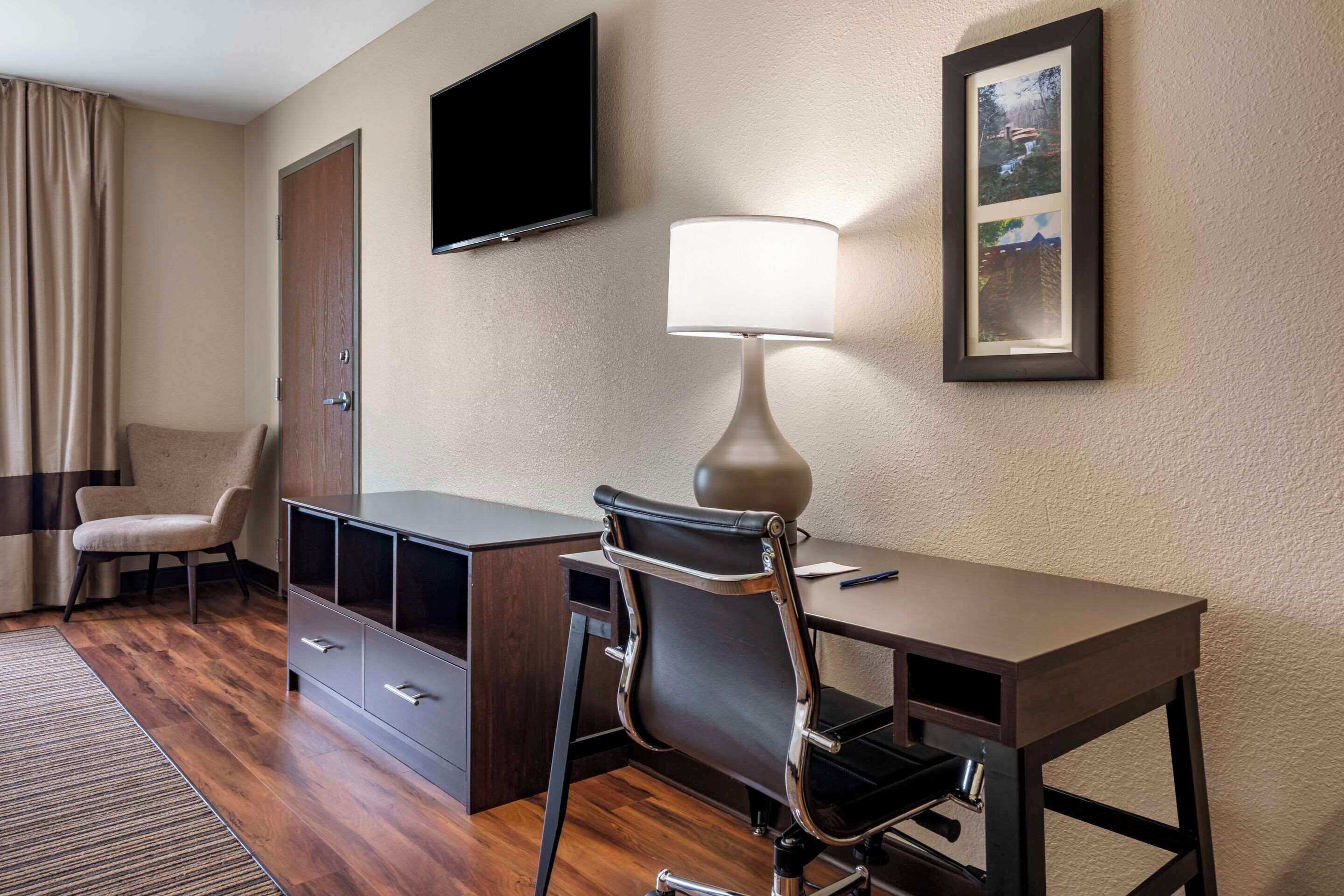 room, 2 queen beds, accessible, non smoking | premium bedding, in-room safe, desk, blackout curtains