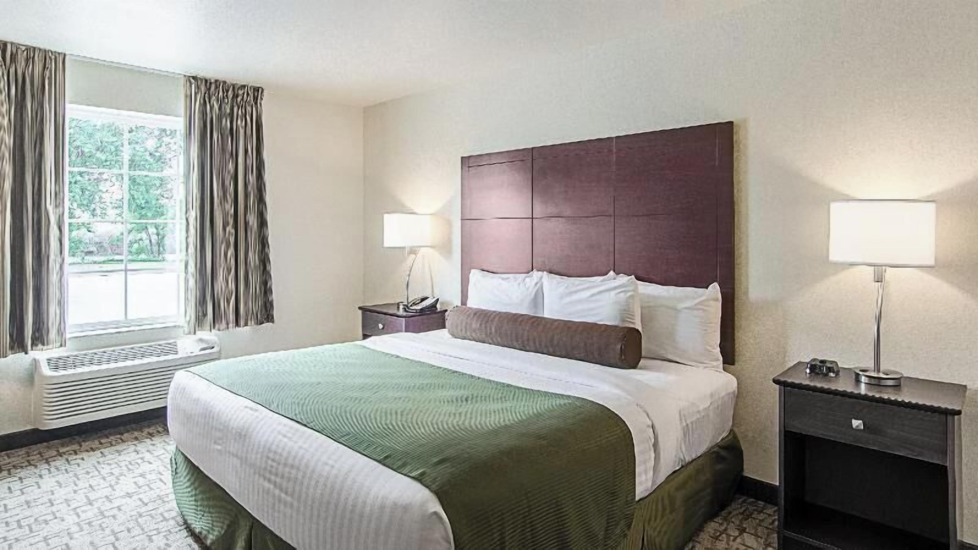 In-room safe, desk, laptop workspace, iron/ironing board