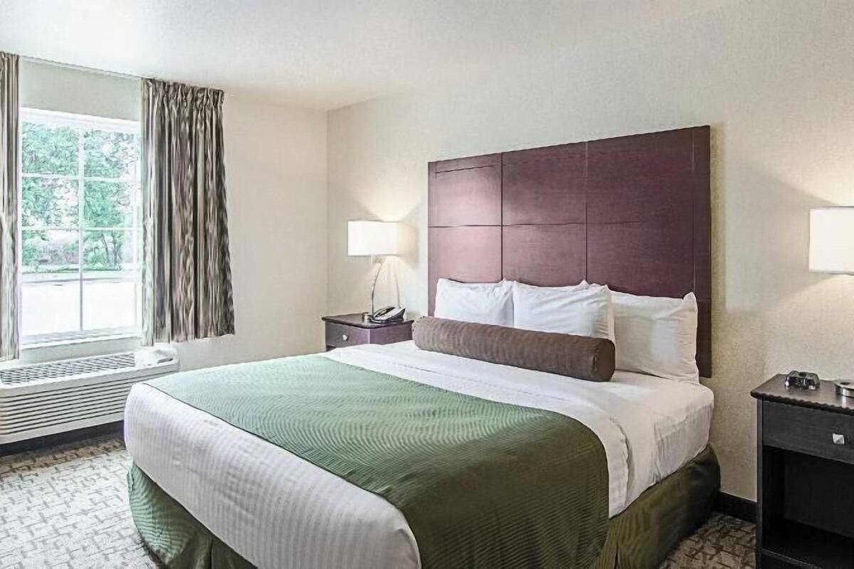 In-room safe, desk, laptop workspace, iron/ironing board