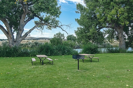 Área de parrillas y picnic