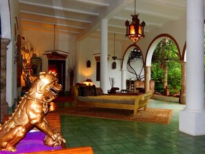 Sala de estar en el lobby