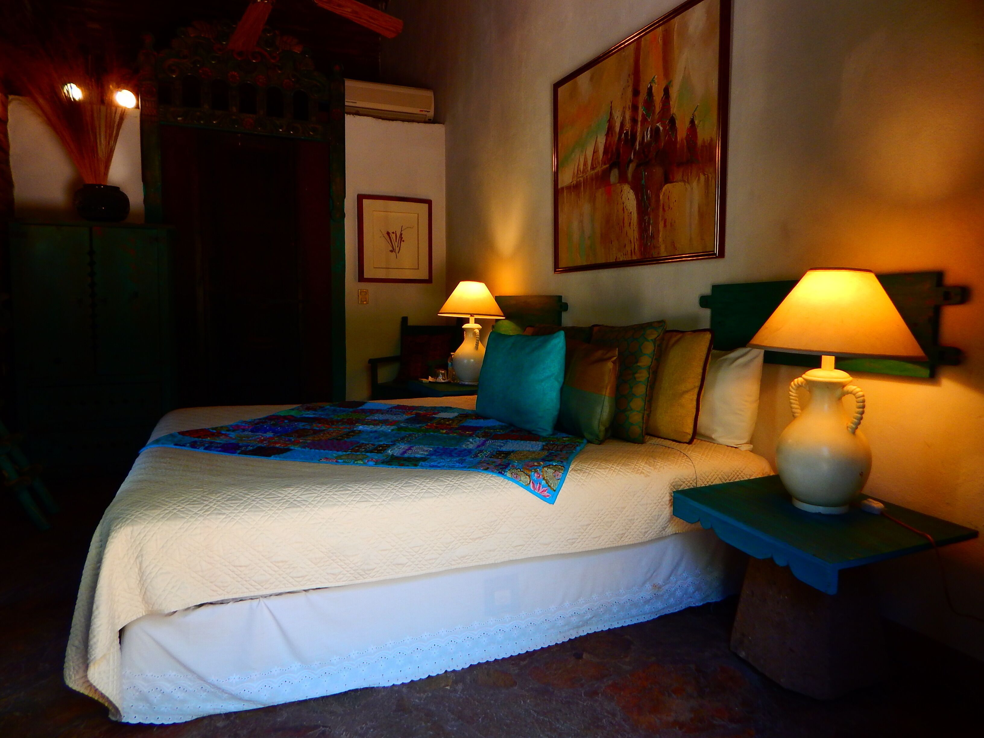 design double room, 1 king bed | 1 bedroom, bed sheets