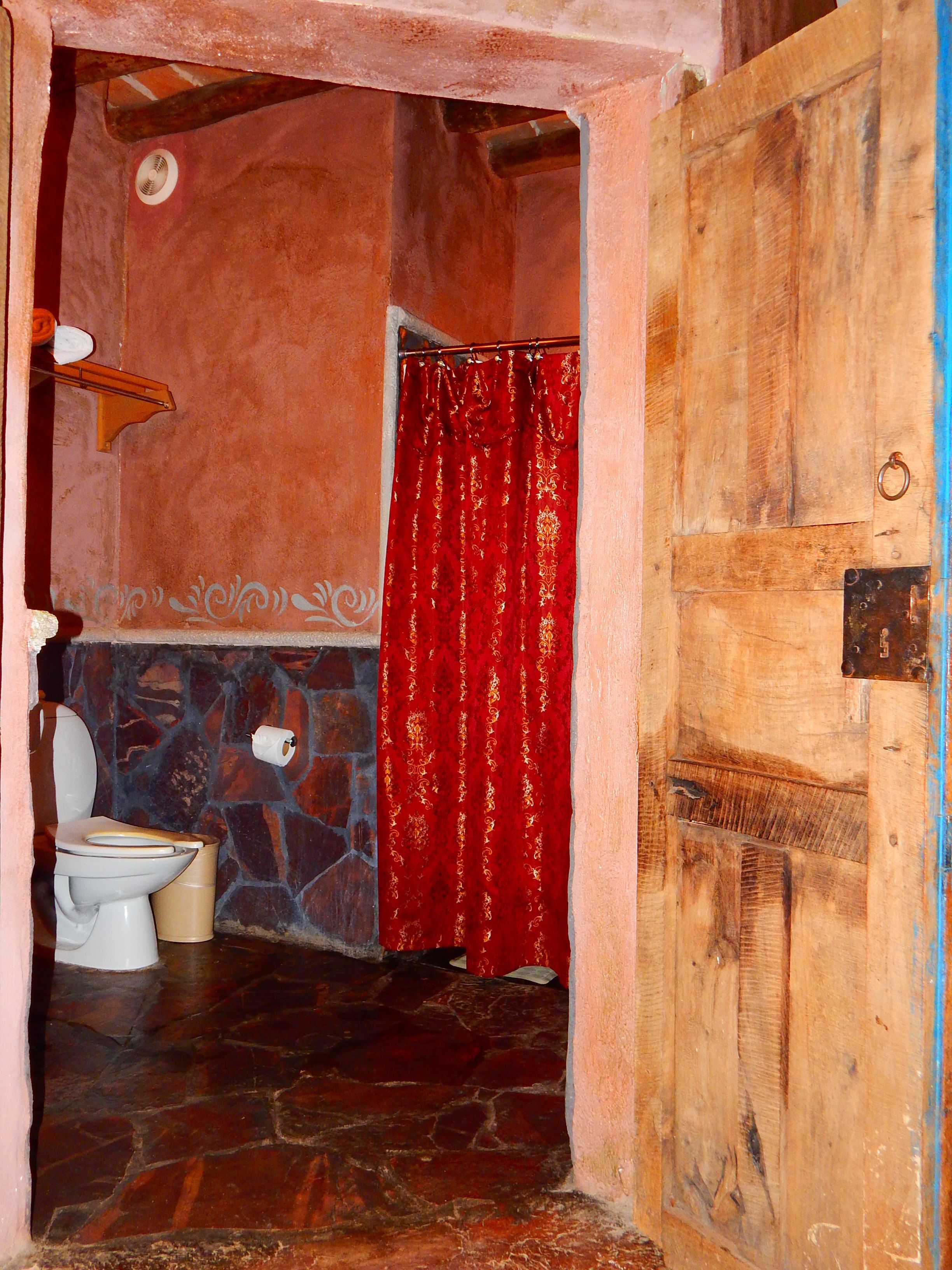 design double room, 1 king bed | bathroom | free toiletries, hair dryer, towels, shampoo