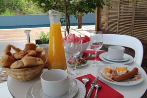 Café da manhã, almoço e jantar