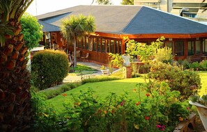 Front of property - Hotel Puerto Mayor (San Antonio)