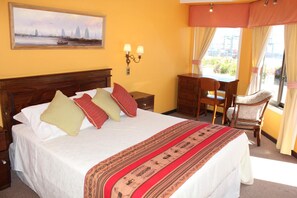 Desk, iron/ironing board, free WiFi, bed sheets - Hotel Puerto Mayor (San Antonio)
