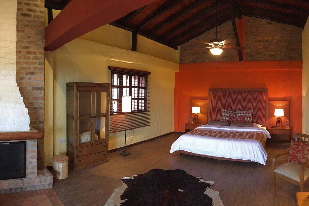 presidential suite | in-room safe, free wifi, bed sheets