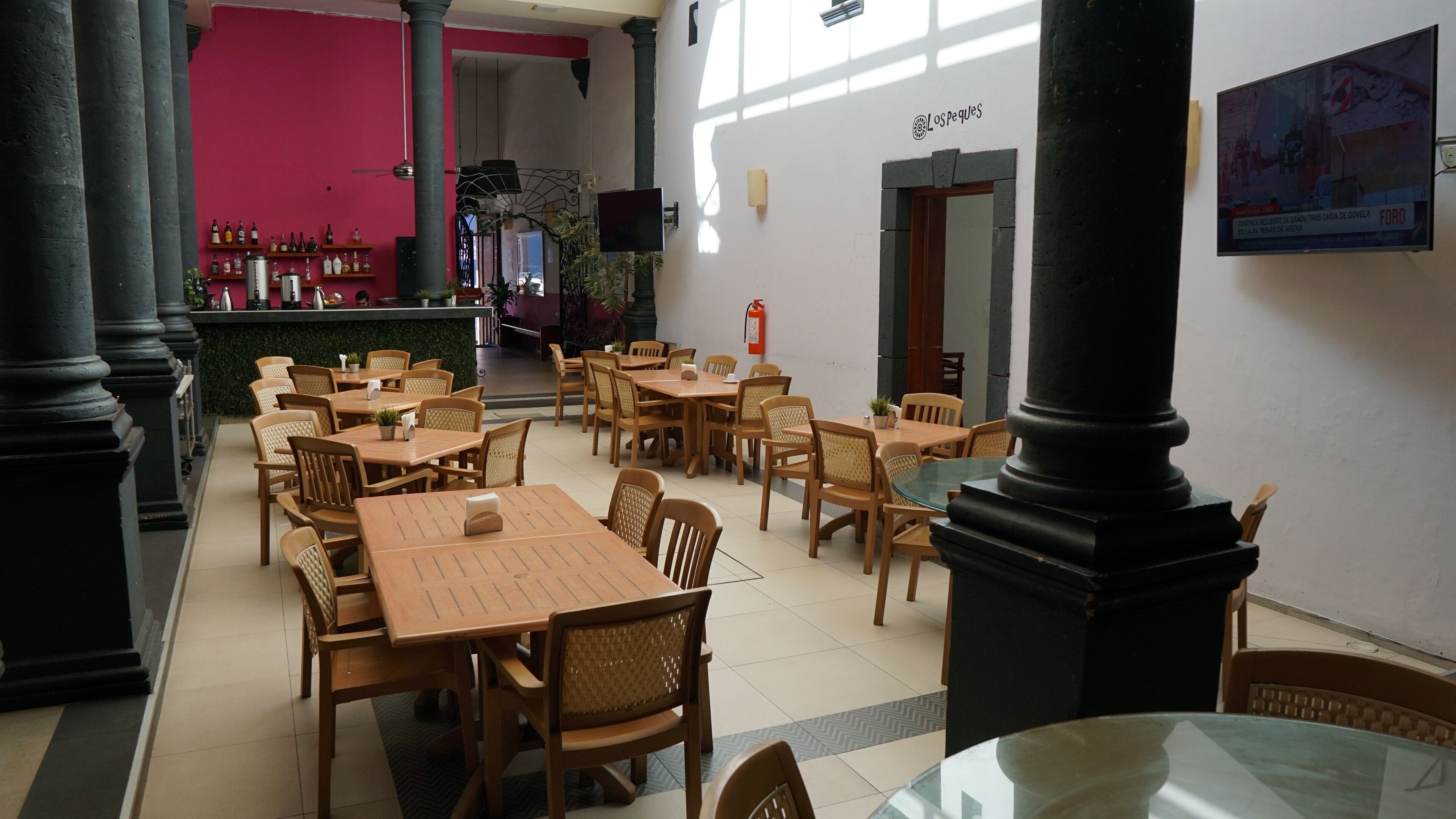 breakfast, lunch and dinner served