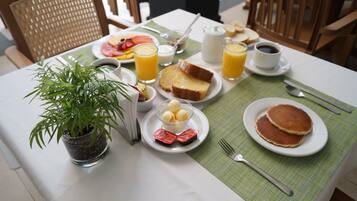 Desayuno completo incluido todos los días