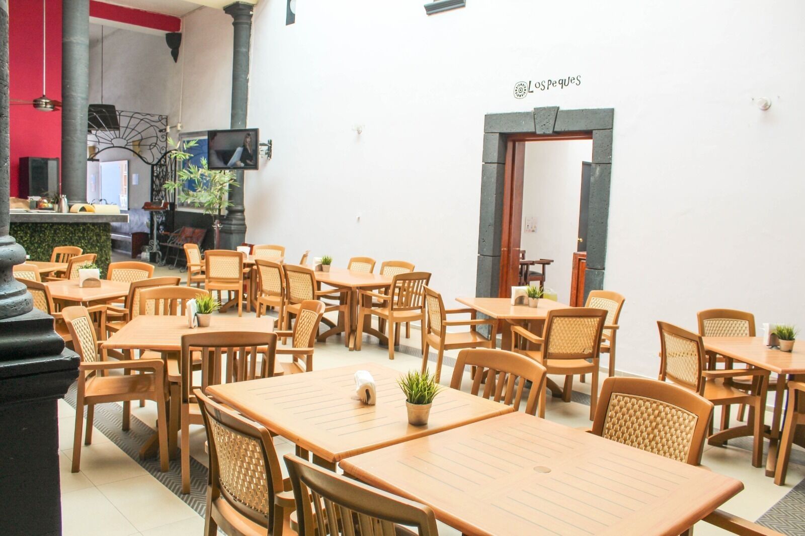 breakfast, lunch and dinner served