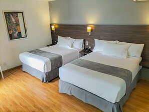 Rom – superior, 2 queensize-senger | Dundyner, individuelt dekorert, strykejern/-brett og wi-fi (inkludert)