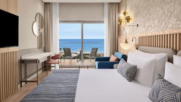 2 bedrooms, minibar, in-room safe, desk