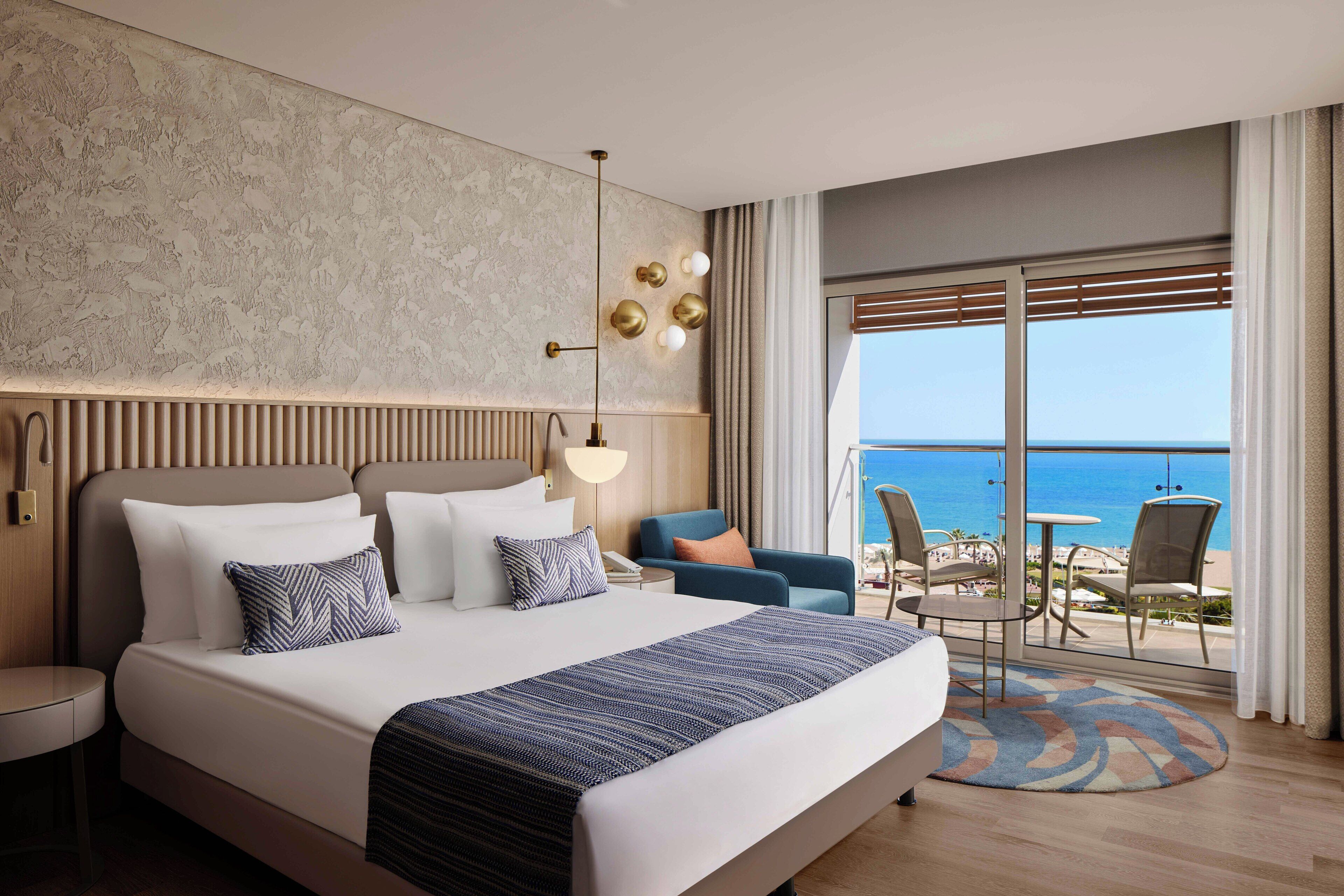 Deluxe Room, Jetted Tub, Sea View (Jetted Tub on Terrace, Mixed Section) | Minibar, in-room safe, desk, iron/ironing board